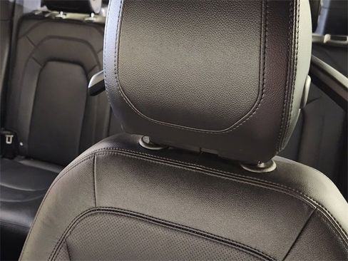 Used 2024 Land Rover Defender 110 S image 25