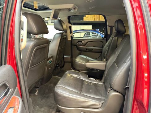 Used 2014 Chevrolet Suburban LTZ image 20