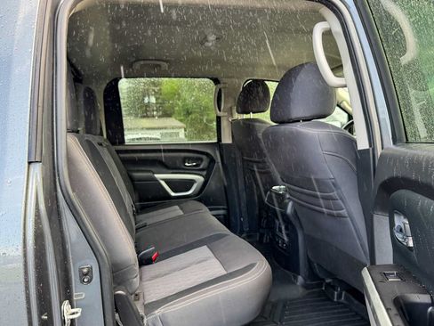 Used 2021 Nissan Titan SV w/ SV Convenience Package AWD/4WD image 11