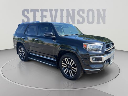 Used 2019 Toyota 4Runner Limited w/ Four Season Floor Mat Package AWD/4WD image 7