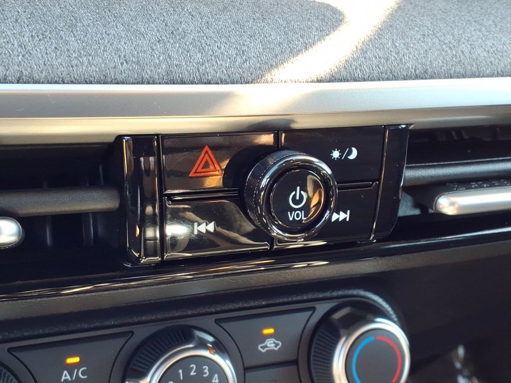 Certified 2025 Nissan Kicks SV FWD image 19