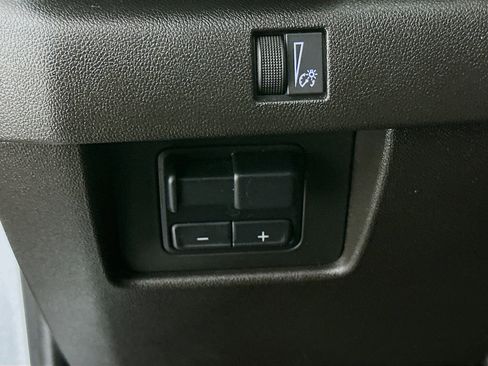 Used 2023 GMC Canyon Elevation w/ Convenience Package image 16