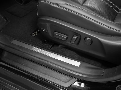 Used 2019 Lexus RX 450h AWD w/ Luxury Package image 26