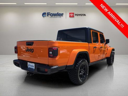 Used 2025 Jeep Gladiator Sport AWD/4WD image 7