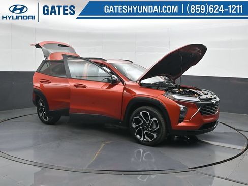 Used 2024 Chevrolet Trax RS w/ Driver Confidence Package FWD image 53