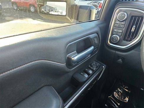Used 2023 GMC Sierra 2500 AT4 image 28
