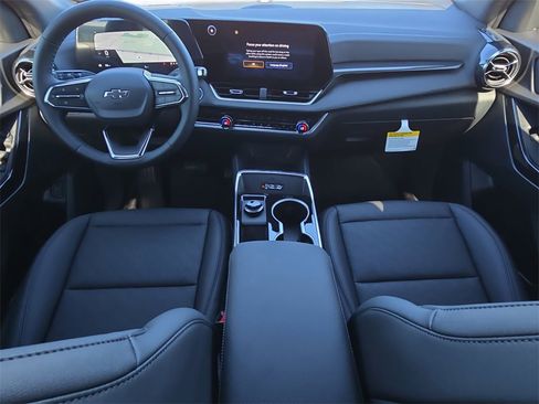 New 2026 Chevrolet Equinox LT w/ Convenience Package II image 9