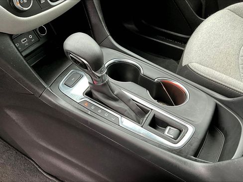 Used 2024 Chevrolet Equinox LS image 18