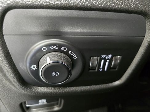 Used 2023 Jeep Grand Cherokee Limited w/ Black Appearance Package image 24