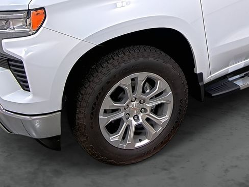 Used 2024 Chevrolet Silverado 1500 LTZ w/ LTZ Premium Package AWD/4WD image 7