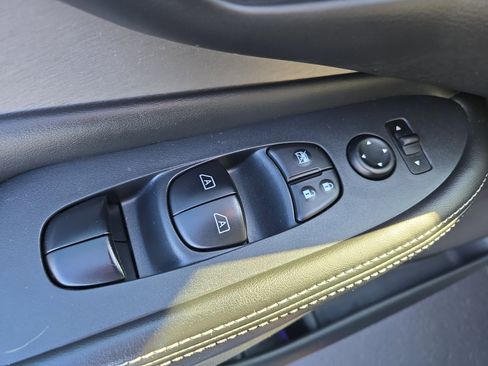 Used 2019 Nissan Murano SV image 14