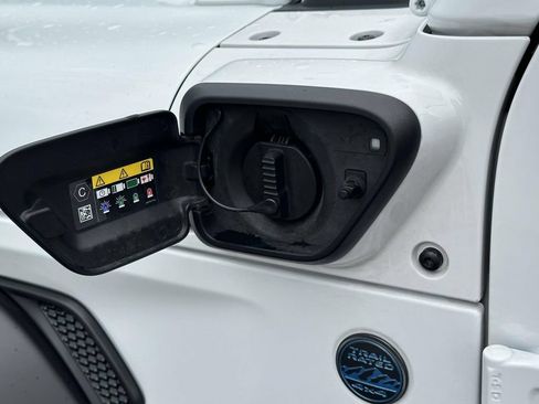Used 2023 Jeep Wrangler Unlimited w/ Cold Weather Group AWD/4WD image 11