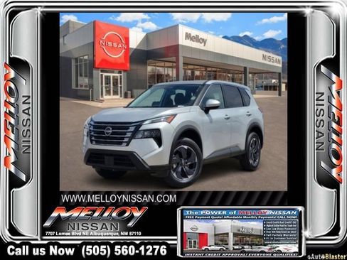 Used 2025 Nissan Rogue SV AWD/4WD image 1