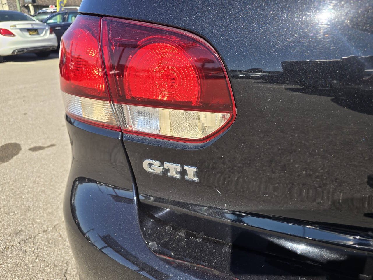 Used 2013 Volkswagen Golf 4-Door FWD image 4