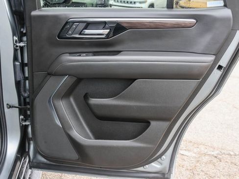 Used 2025 Chevrolet Tahoe LT image 19