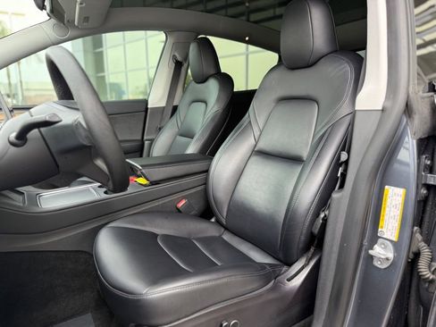 Used 2023 Tesla Model Y Long Range image 9