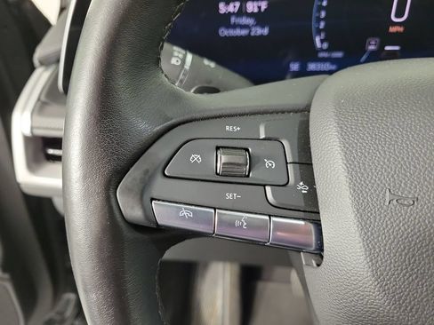 Used 2025 Cadillac XT4 Premium Luxury FWD image 22