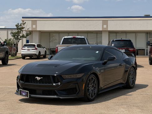 Used 2026 Ford Mustang GT Premium w/ GT Performance Package RWD image 8