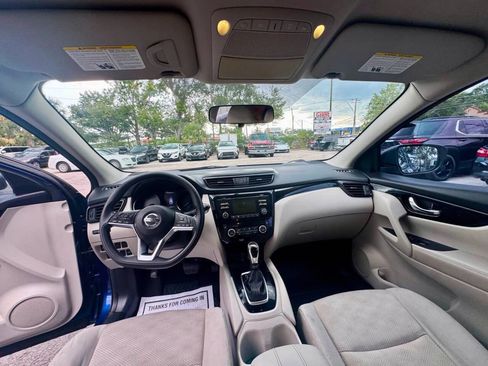 Used 2017 Nissan Rogue Sport SV FWD image 17