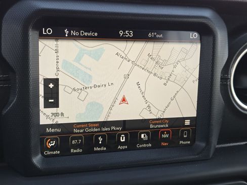 Used 2018 Jeep Wrangler Unlimited Sahara image 3