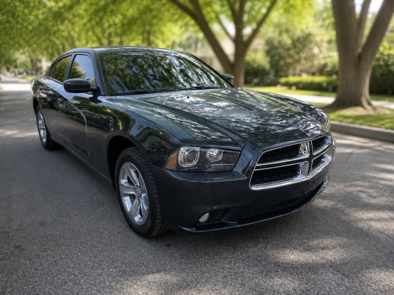 Used 2014 Dodge Charger SXT Plus RWD image 1