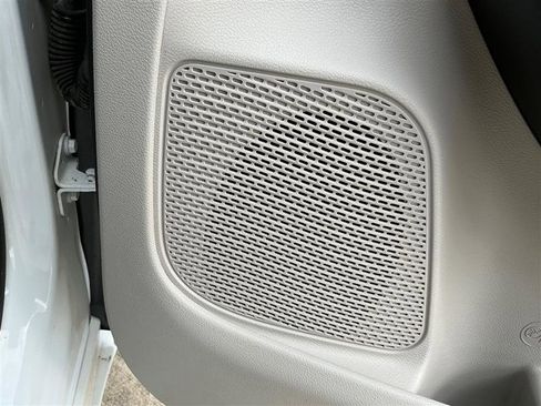 Used 2017 Chrysler Pacifica Touring-L w/ Tire & Wheel Group image 31