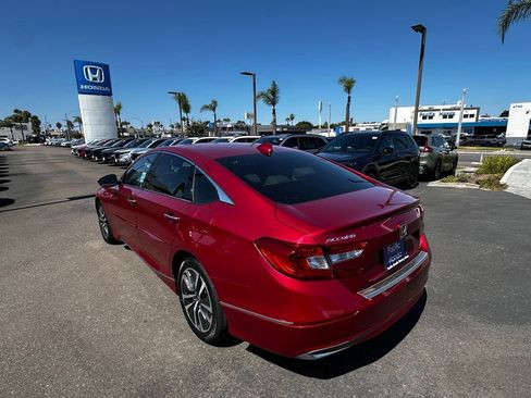 Used 2018 Honda Accord Touring image 6