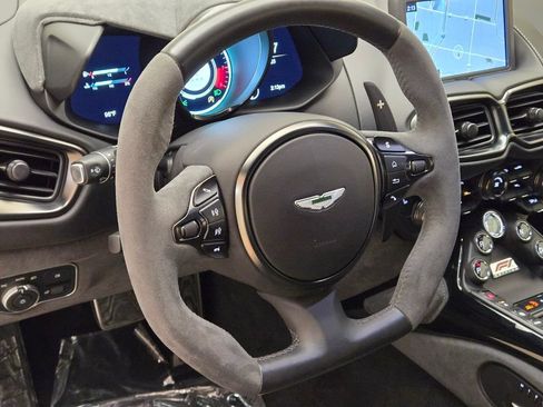 Used 2023 Aston Martin V8 Vantage Coupe RWD image 32