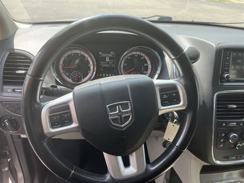 Used 2013 Dodge Grand Caravan SXT w/ Rear Park Assist Pkg FWD image 20