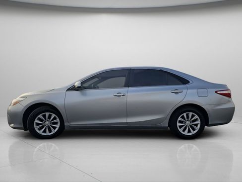 Used 2015 Toyota Camry LE image 21