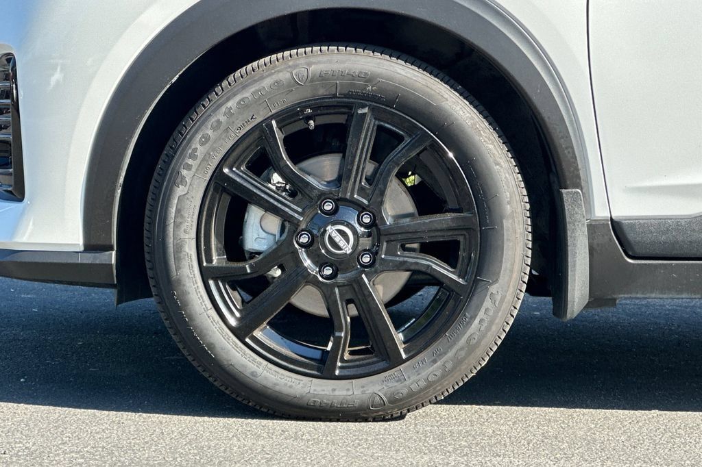 Used 2024 Nissan Kicks SR FWD image 30