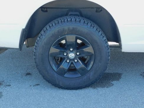 Used 2020 RAM 1500 Classic SLT image 10