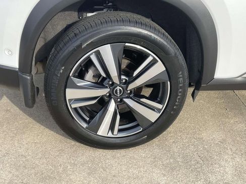 Used 2024 Nissan Rogue SL w/ SL Premium Package image 7