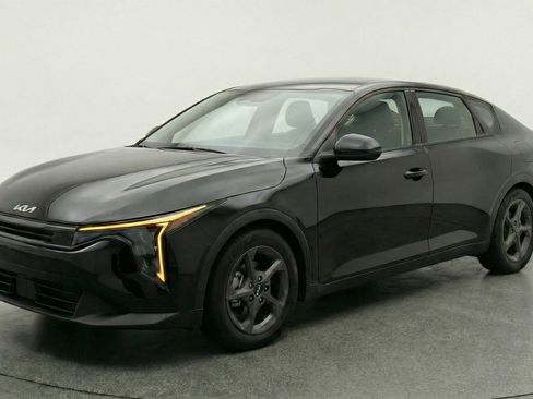 Used 2025 Kia K4 FWD image 3