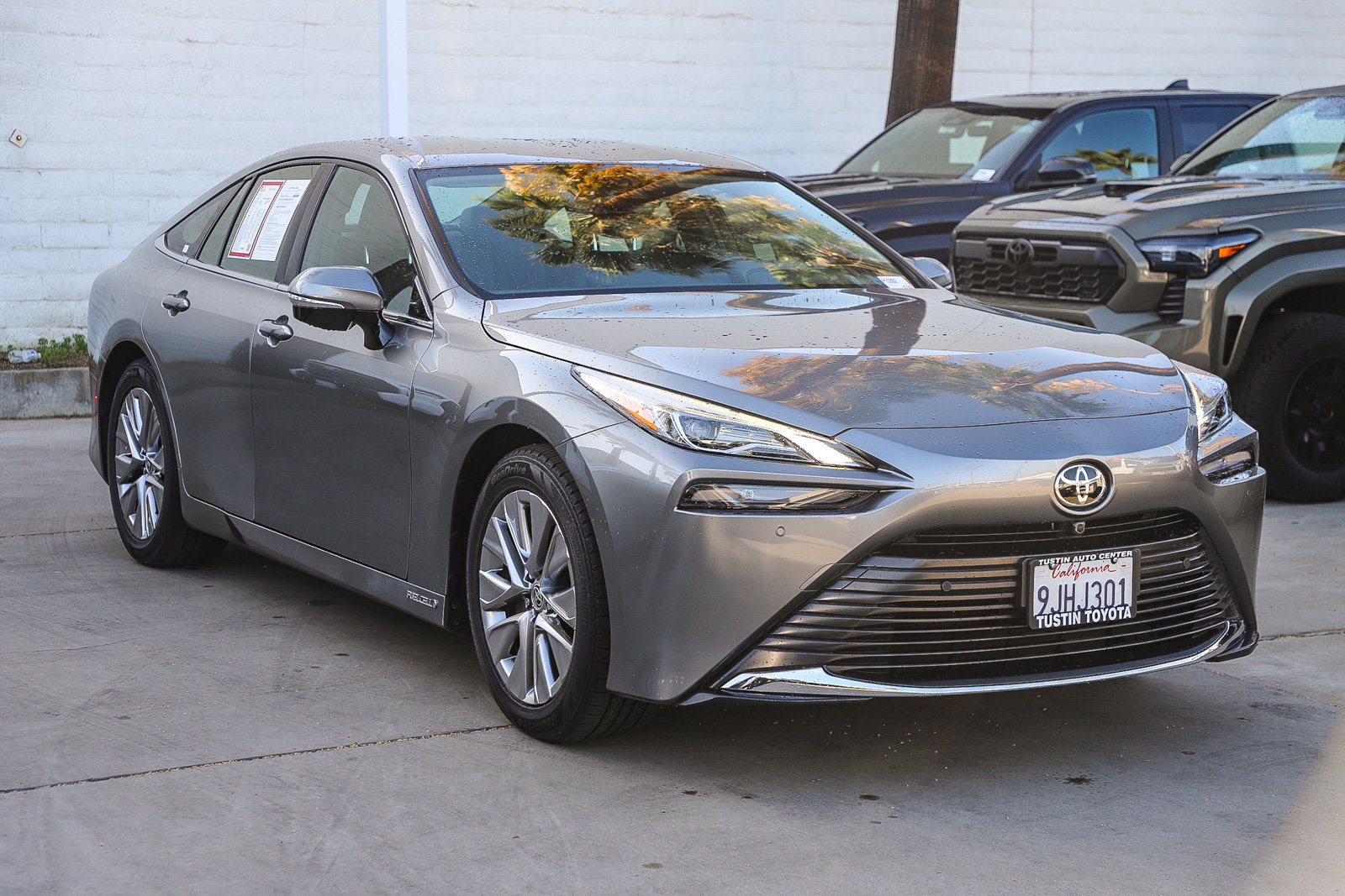 Used 2023 Toyota Mirai w/ Advanced Technology Package RWD image 3