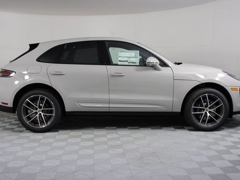 New 2026 Porsche Macan image 8