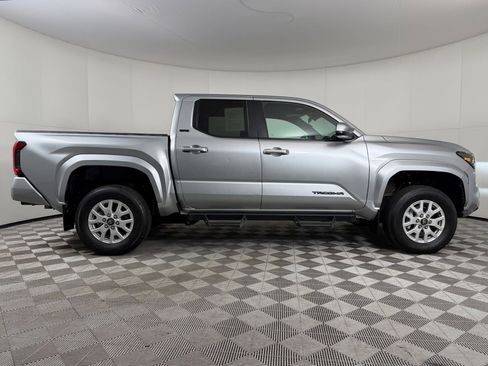 Certified 2024 Toyota Tacoma SR5 AWD/4WD image 7