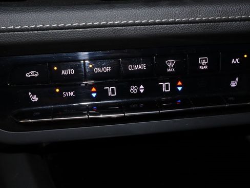 Used 2023 Buick Envision Essence image 31