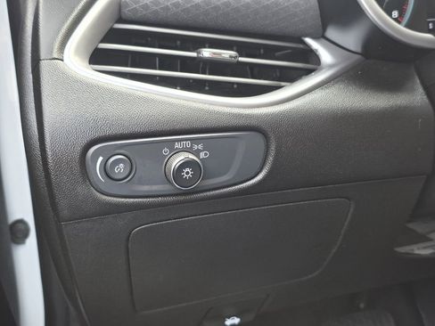 Used 2025 Chevrolet Malibu LT image 17