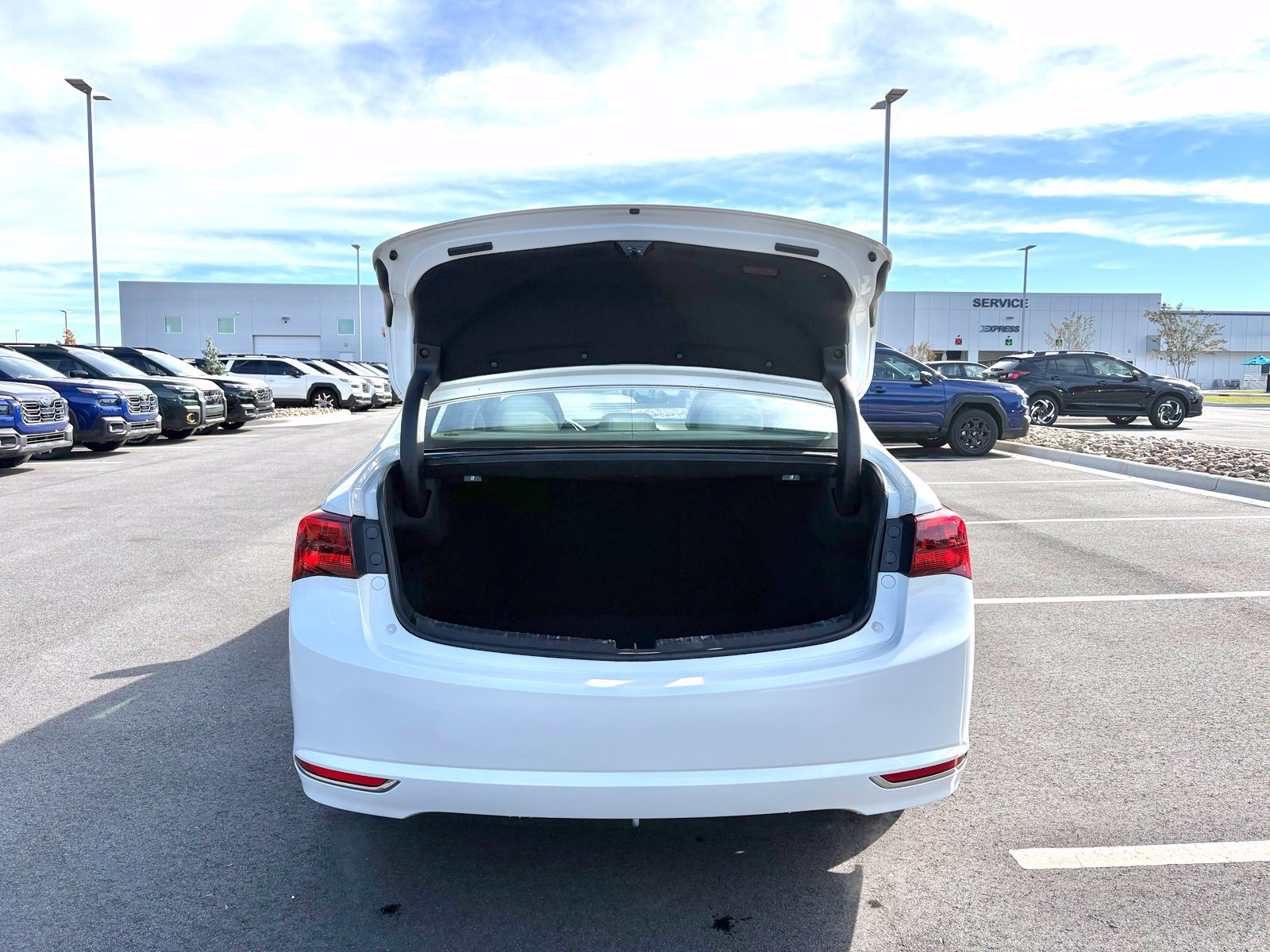 Used 2016 Acura TLX w/ Technology Package FWD image 9