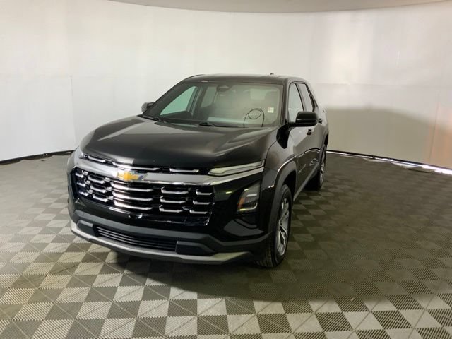 Used 2026 Chevrolet Equinox LT AWD/4WD image 3