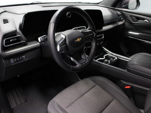 Used 2025 Chevrolet Traverse LT AWD/4WD image 25
