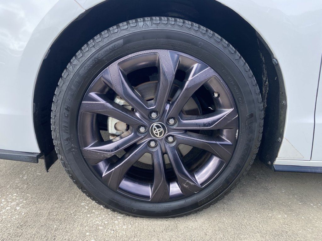 Used 2021 Toyota Sienna XSE FWD image 23