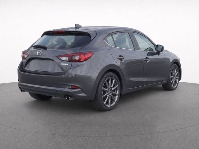Used 2018 MAZDA MAZDA3 Touring FWD image 4