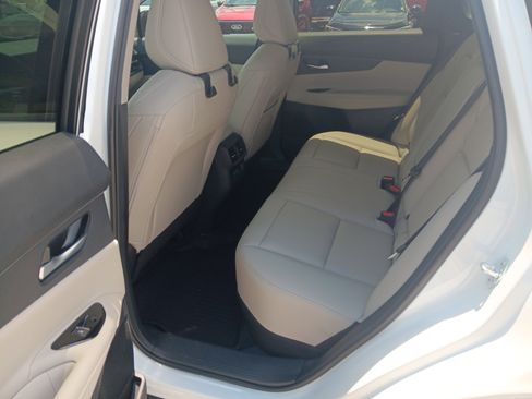 Used 2025 Nissan Murano SV FWD image 16