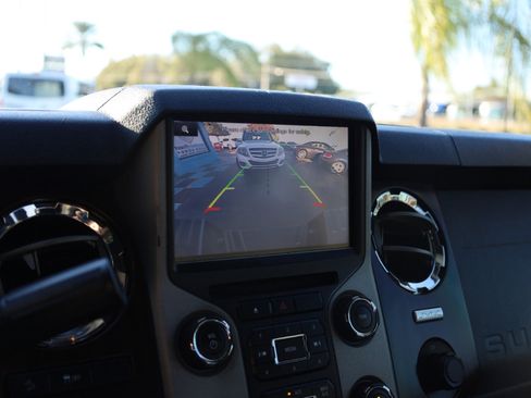 Used 2016 Ford F250 Lariat w/ Lariat Interior Package image 8