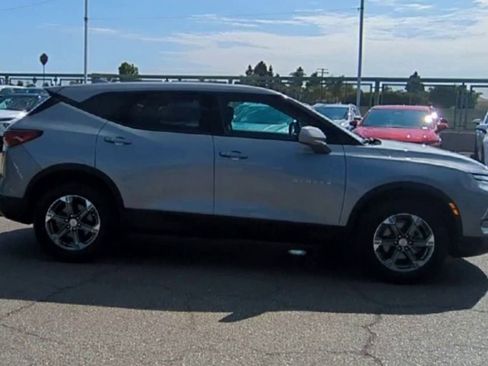Used 2023 Chevrolet Blazer LT image 9