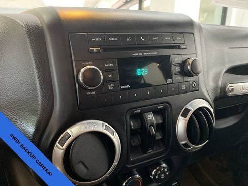 Used 2017 Jeep Wrangler Unlimited Rubicon w/ Connectivity Group AWD/4WD image 20