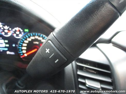 Used 2018 Chevrolet Suburban Premier image 31