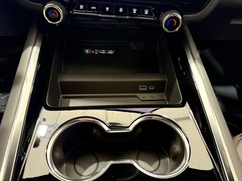 New 2026 Chevrolet Suburban High Country image 44